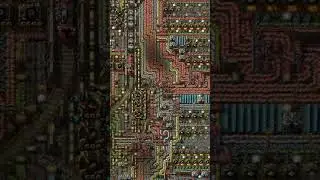 the engineer is hiding near a belt junction #factorio