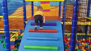 Peppino &ndash; das affenstarke Kinderparadies (Indoor-Spielplatz in Forstern bei M&uuml;nchen)