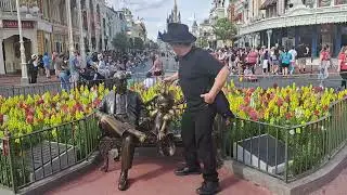 Sit with Roy and Minnie