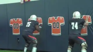 Auburn offensive line gets punchy at preseason practice