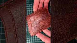 Un nuovo portacarte, compatto e comodo  #handmade #leathercraft #leather #fattoamano