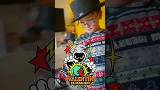 Truco de magia atravesando cartas!! Valent&iacute;n EL M&Aacute;GICO