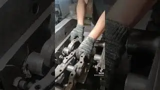 how to produce track link #excavator #tracklink #facory #trackchain