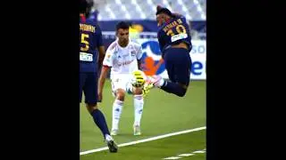 No one can replace Neymar rainbow flick