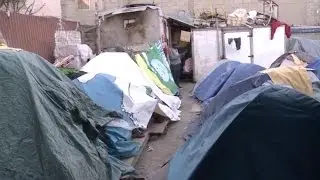 Migrant shelters near US-Mexico border under pressure