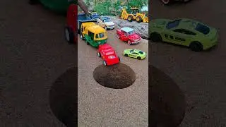 Red s1 car Autorickshaw crash go to pit by bobe Tipper Truck near jceb and old car p 824d