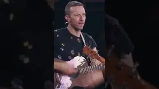 Momento &eacute;pico cuando #Fher de #Man&aacute; cant&oacute; junto a #Coldplay uno de sus grandes &eacute;xitos. 🤘🎸🎙💙