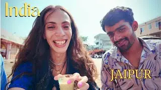 Solo Trans Woman in India Speaks to Locals in Hindi | Jaipur