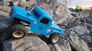 JConcepts Creep SCX24 on the rocks at Lakeside RC Crawler park