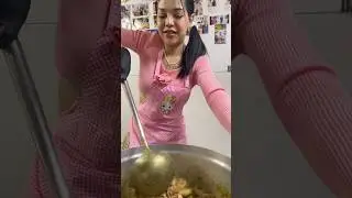 Cute Smile Thai Lady cooking Green Curry Milk🥥 Thai Street Food #food #bangkok #thailand #shorts