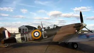 Spitfire Towing - Flying Legends 2010