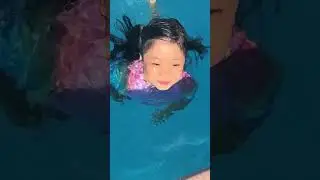 Kids Learn to Swim and Make Bubbles!