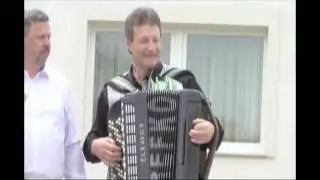 Refkini ahbabi - Puce puska na sred' Lisovica - (Official video 2011)