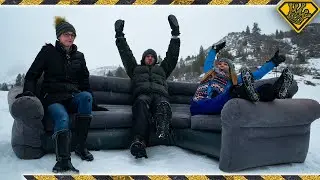 Эпическое катание на снежных санках на надувном диване