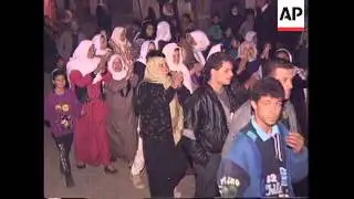 WEST BANK: ISRAEL HANDS OVER CITY OF QALQILIYA TO PALESTINIANS