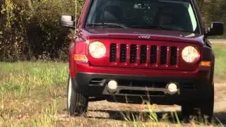 2014 Jeep Patriot - TestDriveNow.com Review with Steve Hammes | TestDriveNow