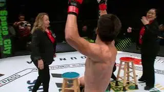 Нокаутирующий удар Элиаса Голи во втором раунде на турнире Fury FC 111