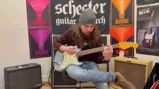 Fender Ultra Luxe Vintage '60s Stratocaster Ice Blue Metallic