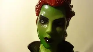 PLAY ARTS KAI Arkham City Poison Ivy