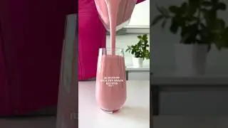 5-ingredient Strawberry Pineapple Smoothie😍 #healthyrecipes #smoothie #snacksrecipe