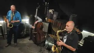 Remi &Aacute;lvarez tr&iacute;o con Tobias Delius set 1- Martes de free jazz en Terraza Catedral