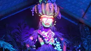 Trader Sam's Grog Grotto tour and effects with Uh Oa at Polynesian Resort, Walt Disney World