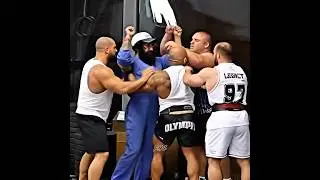 Bodybuilder attack anatoly in gym #gymfighting #anatoly #gymprank #bodybuildergym #viral #reaction