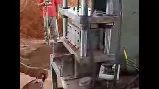 MAQUINA HIDRÁULICA PARA FABRICAÇÃO DE TIJOLO ECOLÓGICO - TECPAM