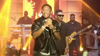 Full Blown performs at Mas The Experience