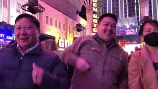 Hmong Wisdom : Hmoob Couples Vacation Travel to Las Vegas - Fremont Street Night Lights