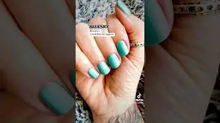 𝐆𝐫𝐞𝐞𝐧 𝐏𝐞𝐚𝐫𝐥𝐞𝐬𝐜𝐞𝐧𝐭 𝐍𝐚𝐢𝐥𝐬! #bluesky #nails #blueskynails #nailmail #nailtech