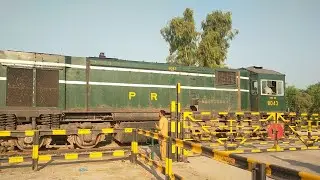 Shuttle Train With Only 3 Economy Class Coaches||Small train of Pakistan Railways 