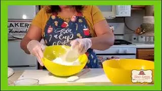 Como hacer Pasta Chantilly para hacer flores, decorar  y hacer modelados, muy amigable y rendidora.