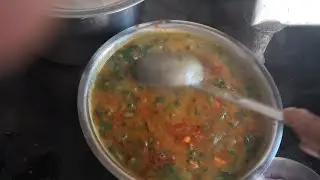 टेस्टी  लसूनी  दाल पालक 