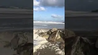 A Urville, l'&eacute;cume recouvre le sable