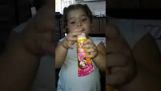 Passando creme