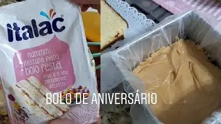 BOLO DE ANIVERSÁRIO ECONÔMICO-MONTANDO E PRENSANDO NA ASSADEIRA
