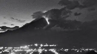GUNUNG SEMERU LEVEL III SIAGA⁉️ Guguran Masih Berlangsung