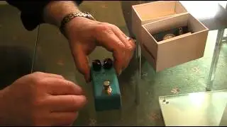 Unboxing The Seven Sisters Violet Delay Pedal