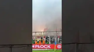 Wisła Płock - Legia Varsovie : parcage #ultras #Legia #legiawarszawa #TB95 #nieznanisprawcy