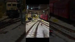 Nahverkehrszug begegnet einem Kohlenbomber #m&auml;rklin #roco