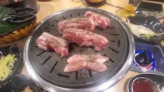 반찬이 들어왔는 불가리아 몬스터 한식 상황