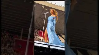 #beyonce didn&rsquo;t ask for or need a crowd backup singer 😂🤣😂 #ytshort #youtubeshorts #shortsfeed