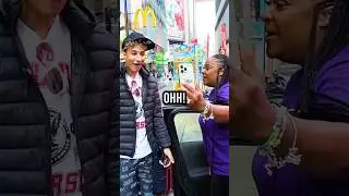 Tota Was Recognized By A Wholesome Fan In New York! 🥰🥹