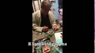 Tom Berenger signing autographs for E1soeautographs - Sniper