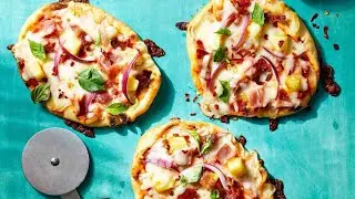 Pizza  and sambousa  and  treat  chicken  🤤🤤🫕