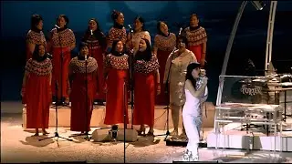 Bj&ouml;rk - Live at Royal Opera House (4K Upscaled) - 04.Aurora
