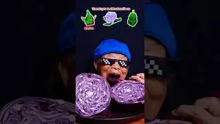 Mukbang ASMR 🥑 Eating Purple cabbage in Roblox 💥💥
