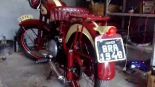 Moto antiga James Williers 1948
