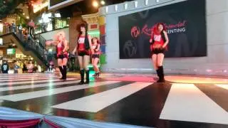 girls dancing at genting Highland malaysia